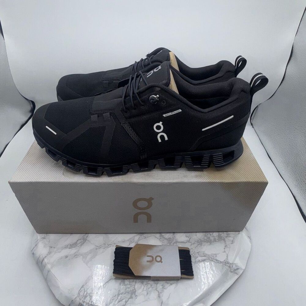 ON CLOUD Cloud 5 Waterproof All Black Sneakers-8.5 NEW! - Picture 2 of 10